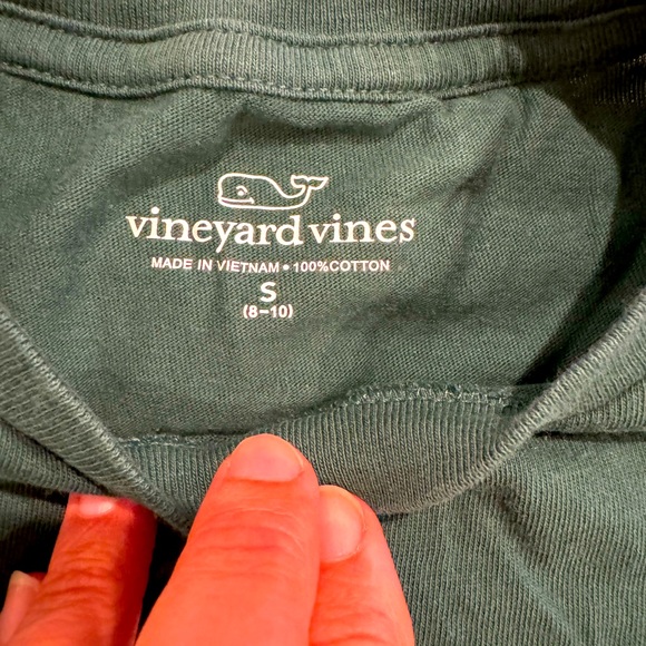 Vineyard Vines long sleeve t-shirt, boys size M, EUC, smoke free home - Picture 2 of 3